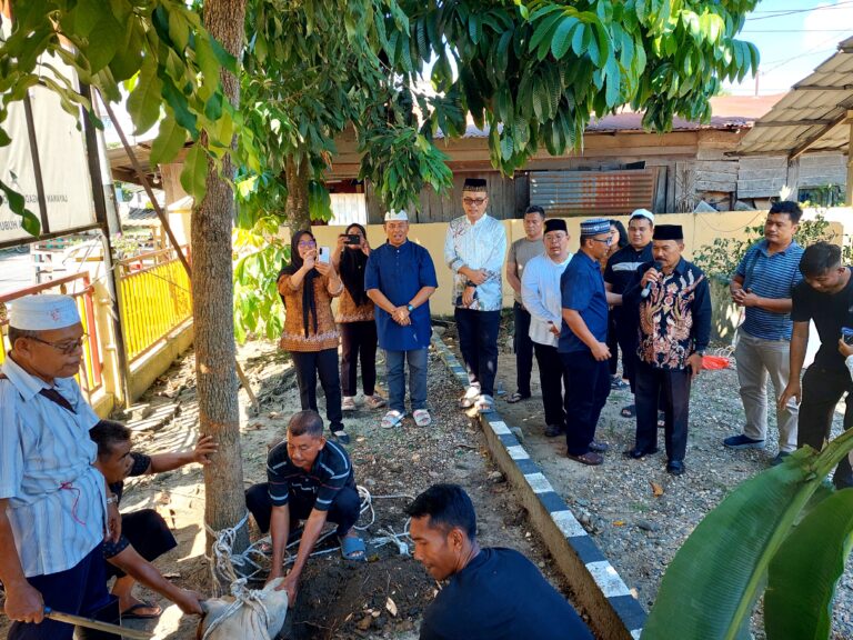 Kapolsek Bilah Hulu Sembelih Hewan Kurban diberikan ke Panti Asuhan dan Warga