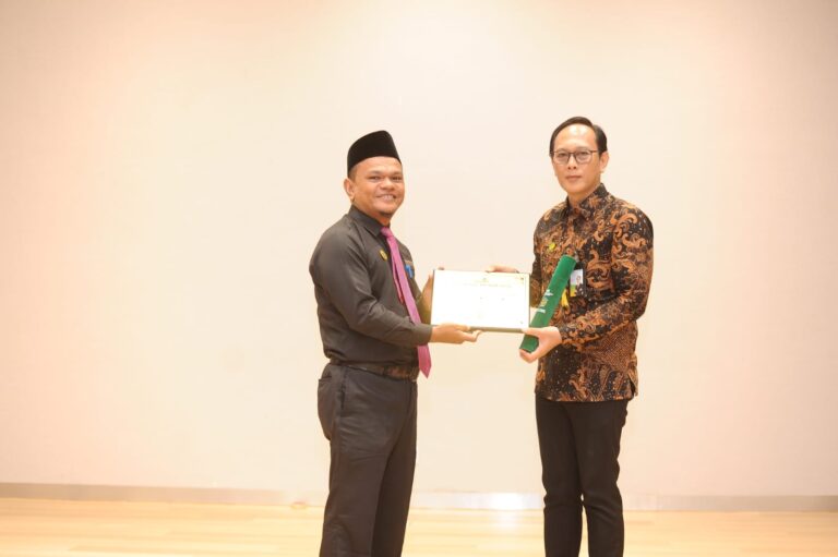 Pegadaian Syariah Terima Al Farabi Award Kategori Lembaga Inspiratif