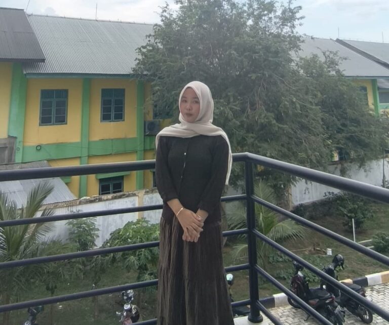 Ketika Media Sosial Menjadi Tempat Validasi Diri: Mengapa Banyak Anak Muda Sulit Merasa Cukup?